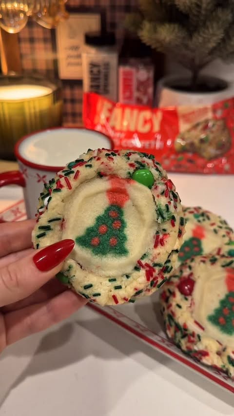 Instagram post by @_yevaberez_ for Fancy Sprinkles. Caption reads: Adding extra joy to the cookies with....