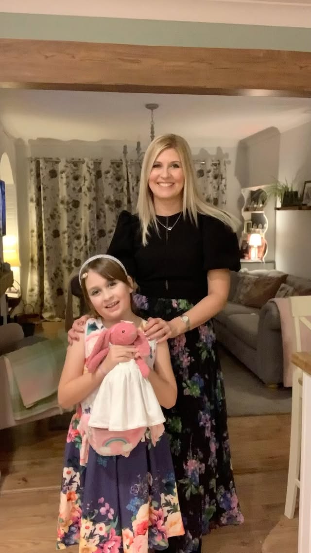 Instagram post by @cosylittlehaven for Oasis Fashion. Caption reads: [...] #TeaDressByOasis #ad @stylink #OasisFashion....