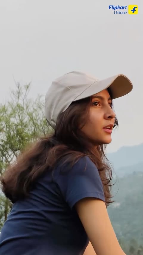 Instagram post by @himanii_sharmaa_ for Flipkart TechSpert. Caption reads: Capturing pahadon 🥰 waala sunset on *OPPO....