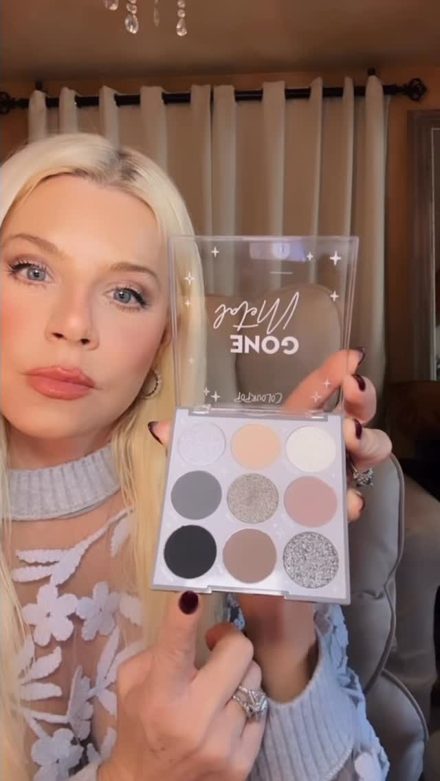 Instagram post by @allwomenglowup for SmartSweets. Caption reads: [...] the water line 
Smart sweet have less sugar....