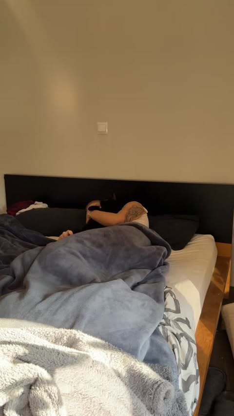 Instagram post by @alexandraalteacurti for Pursue Fitness. Caption reads: [...] 🥰

Tracksuit and gym fit is from....