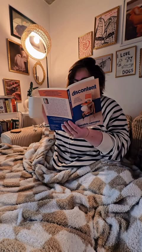 Instagram post by @coolgalreading for Davidstea. Caption reads: let's make some @davidstea and start a new book.....