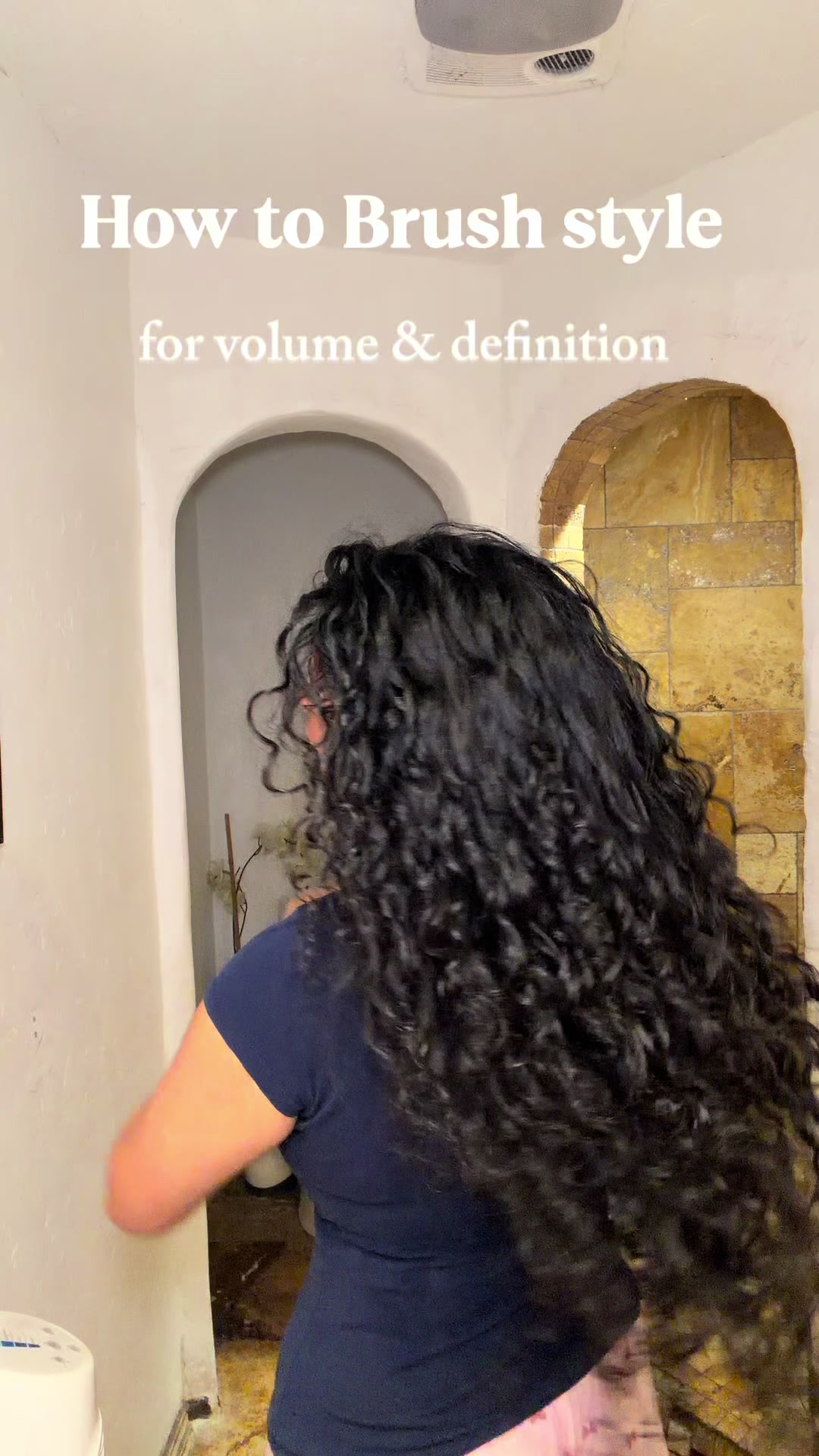 TikTok post by @linznava for BounceCurl. Caption reads: [...] changers in my curly hair routine !....