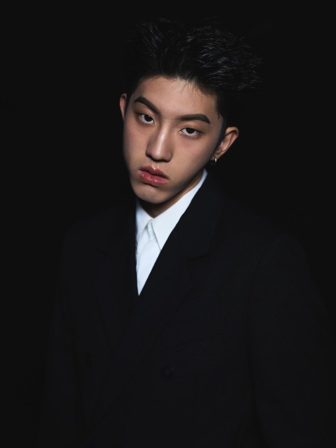 Instagram post by @536_.ken for FERRAGAMO. Caption reads: @ferragamo #ferragamo #MchoiceMintAwards2025....