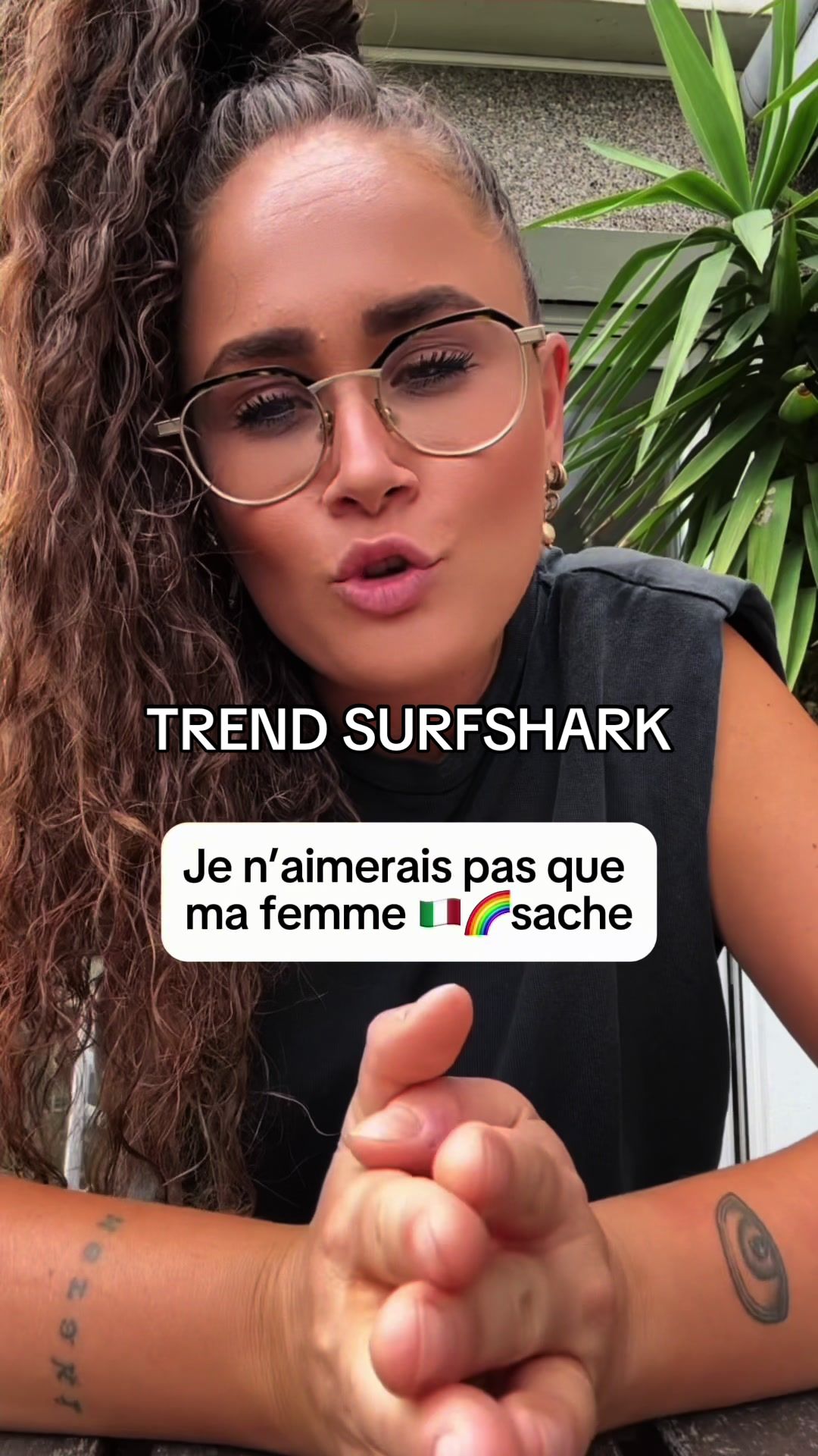 TikTok post by @charlene_et_francesca for Surfshark. Caption reads: #collage avec @Surfshark on suit la trend !!! 🤌🏼....