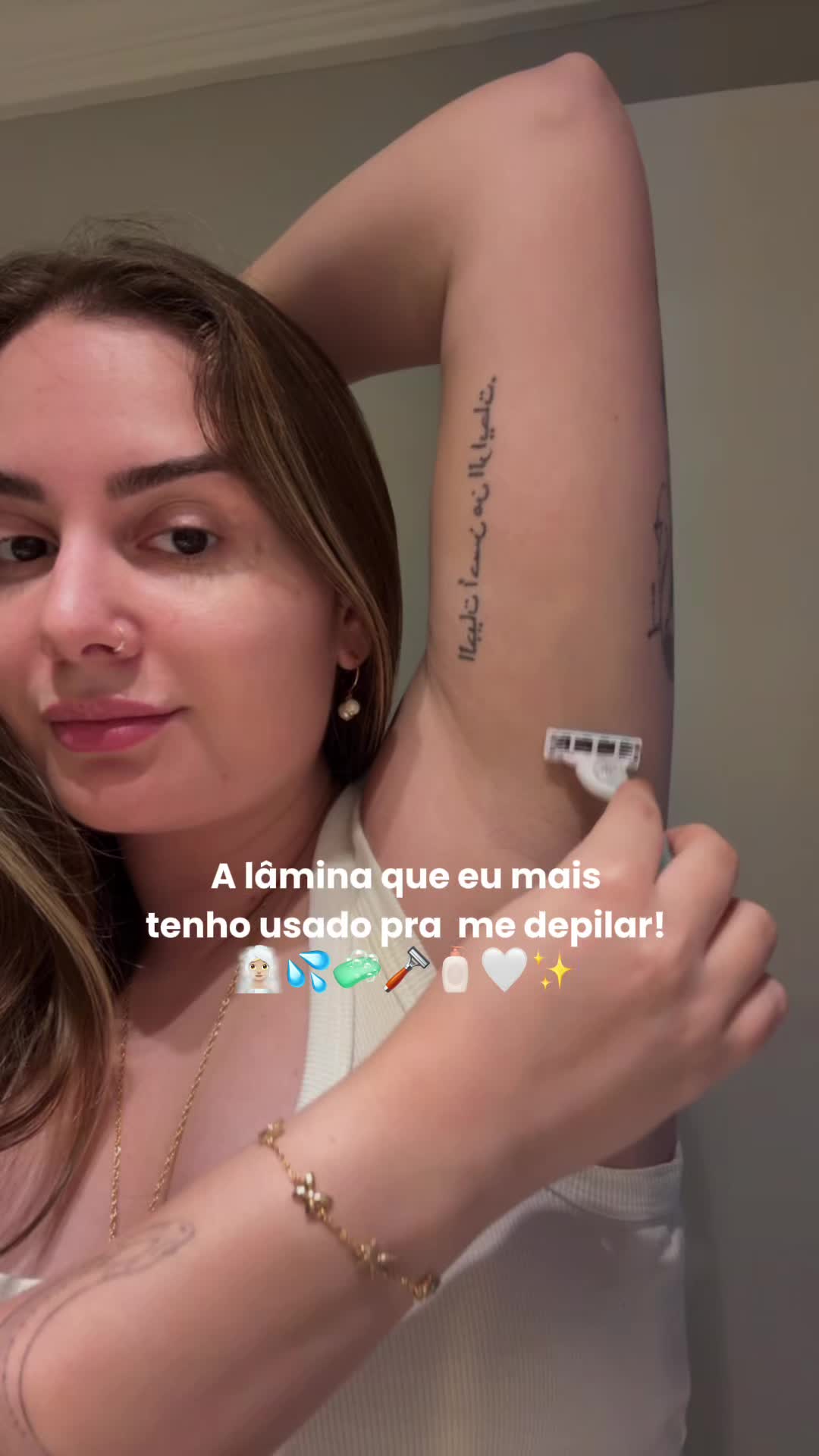 TikTok post by @abcdapele for Gillette Venus. Caption reads: Essa é a lâmina que eu mais tenho usado para me....