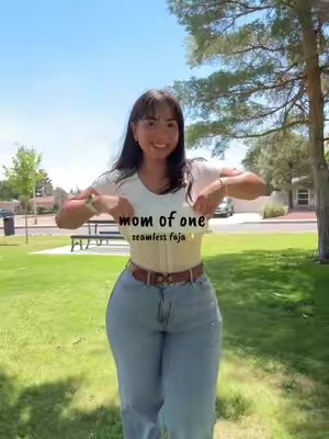 TikTok post by @daessytts for YIANNA. Caption reads: [...] #forthegirlies #mom #musthaves #faja @YIANNA....
