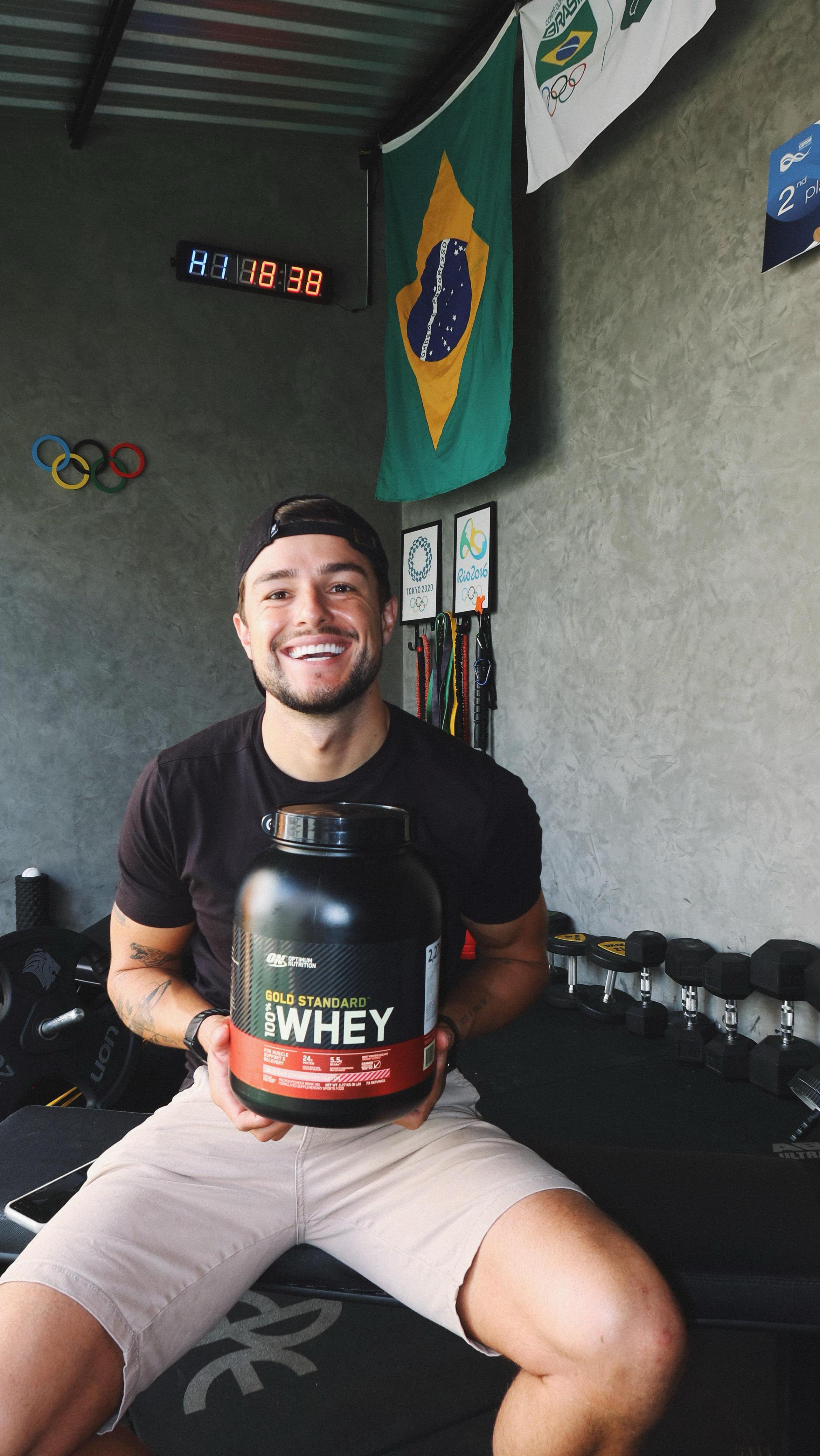 Instagram post by @pepehgoncalves for Optimum Nutrition. Caption reads: Imagina rodar mais de 10 mil km, cruzar fronteiras....