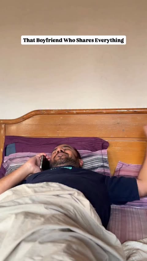 Instagram post by @hustlingrajan for QuillBot. Caption reads: [...] abhi mei phone chala Raha hu!....