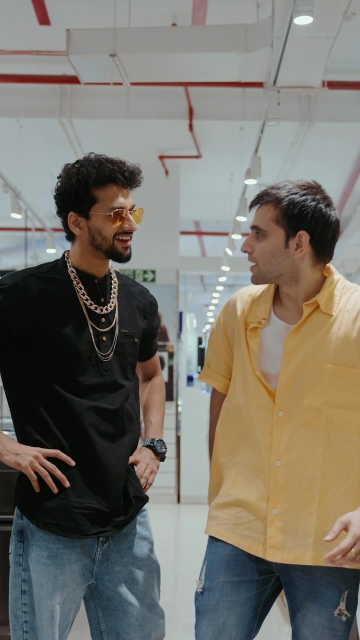 Instagram post by @funcho for Croma. Caption reads: Munna bhai - 3 leaked scenes 😂😂
@croma.retail &....