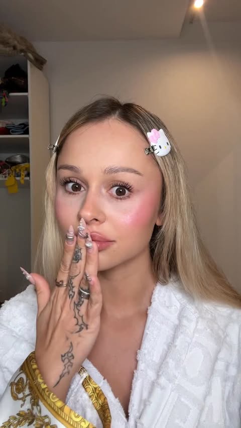 Instagram post by @lilajanowska for Maybelline NY Polska. Caption reads: To moje nowe ulubiony lip combo 😮‍💨💄 Maybelline....