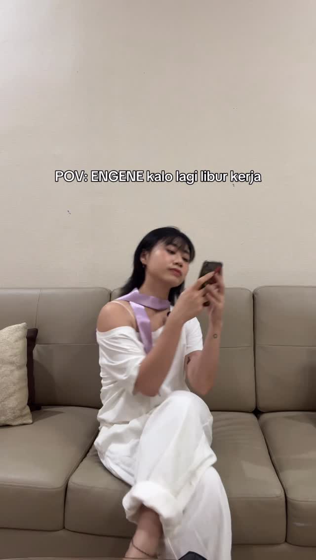 Instagram post by @unbeliebvbble for Cadbury. Caption reads: [...] Enhypen yang ini, cobain sambil makan....