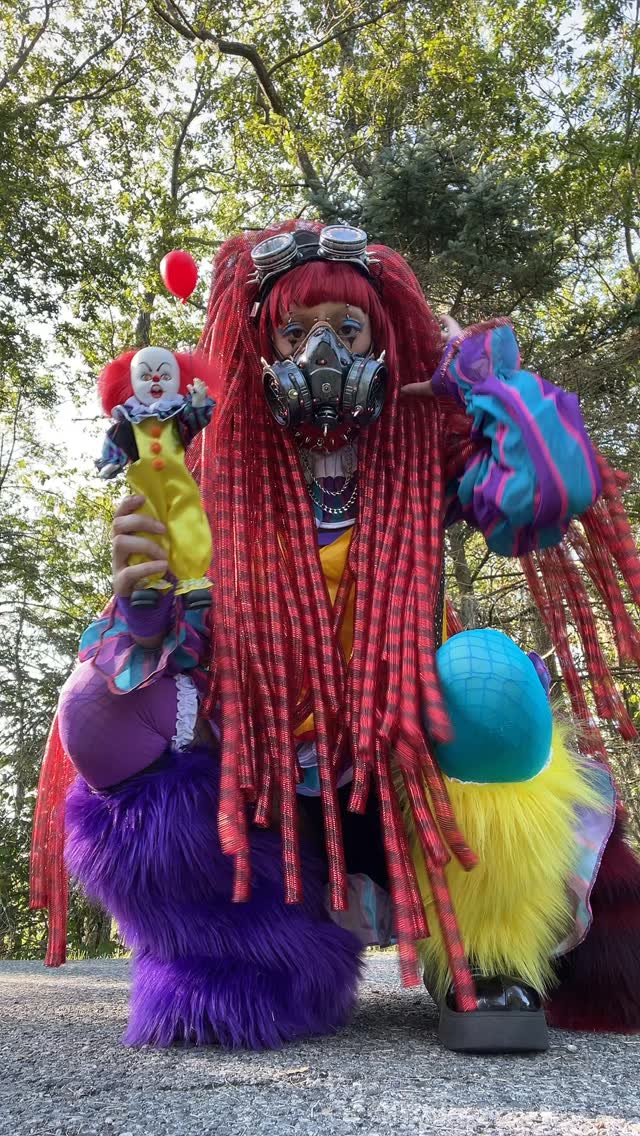 Instagram post by @spawnofs8tan for Spirit Halloween. Caption reads: [...] soon 🙏🍴 🤡pennywise costume from....