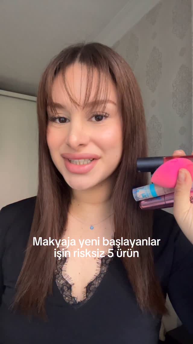Instagram post by @damlasucelebi for Flormar. Caption reads: Risksiz 5 ürün önerisi🤞🏼....