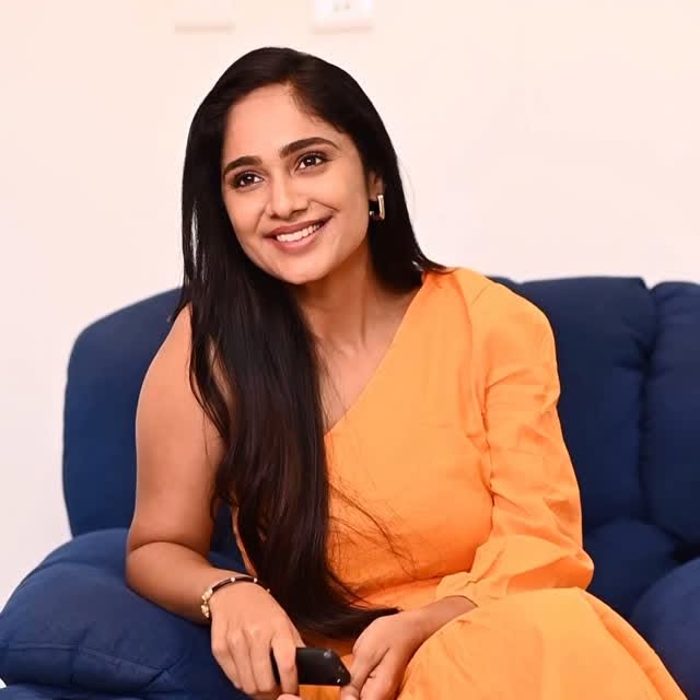 Instagram post by @_tejaswini_gowda_official for Santoor Stay Young. Caption reads: The internet shows you one thing, but true....