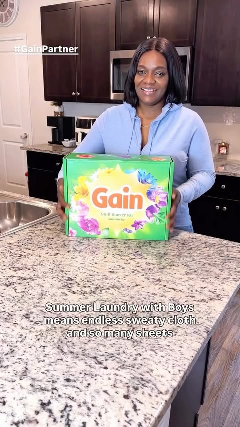 Instagram post by @janice_simeon_ for I Love Gain. Caption reads: [...] at Albertsons! #GainPartner #ad @ilovegain.