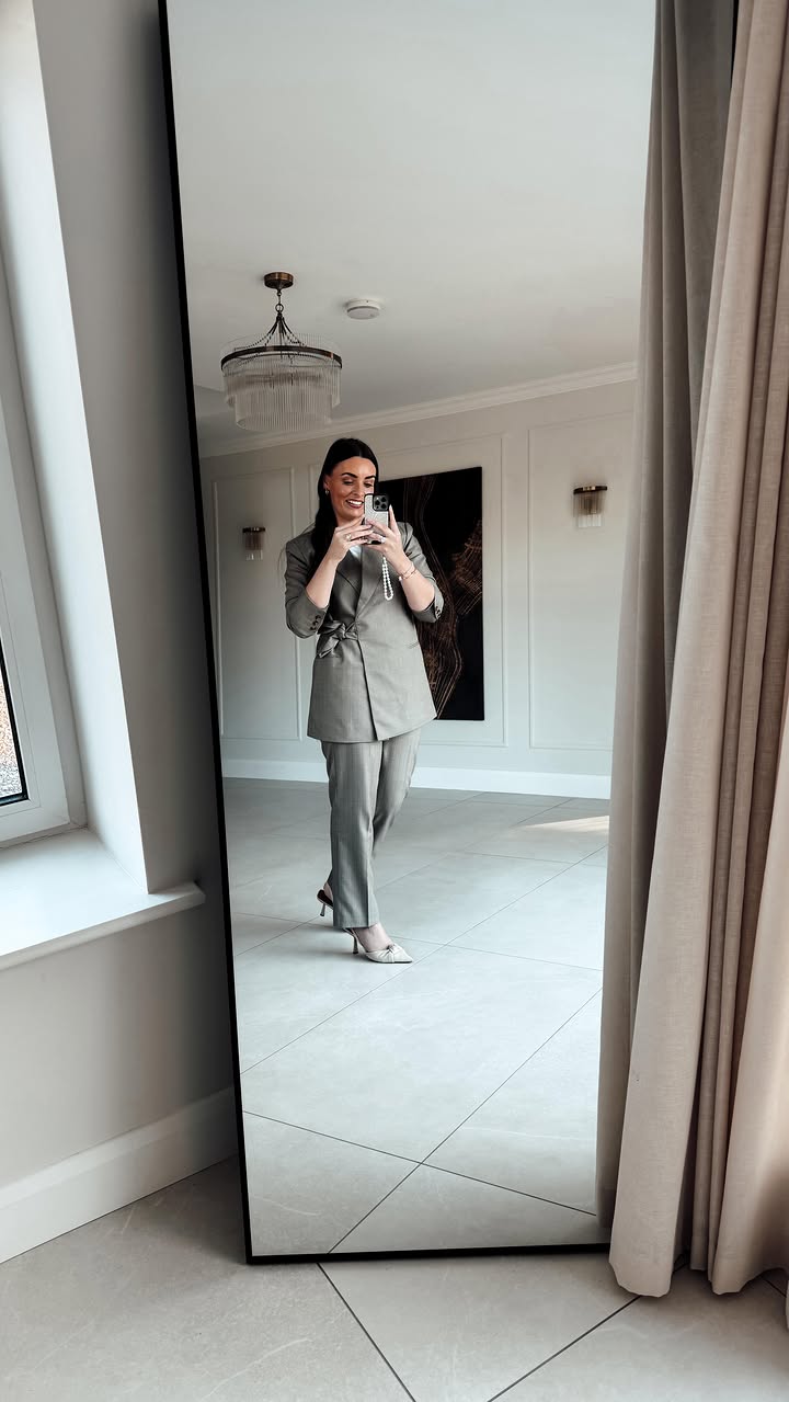 Instagram post by @chloeshairaffair for Burst Oral Care. Caption reads: @burstoralcare taking over the world one brush at....