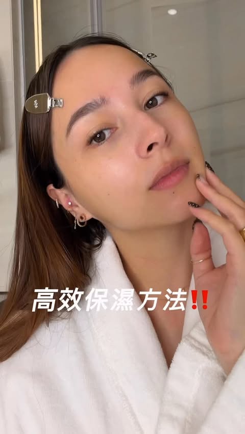 Instagram post by @jlouofficial for Fresh. Caption reads: [...] in the malls in winter 😩 唔緊要，我哋一齊get Fresh....