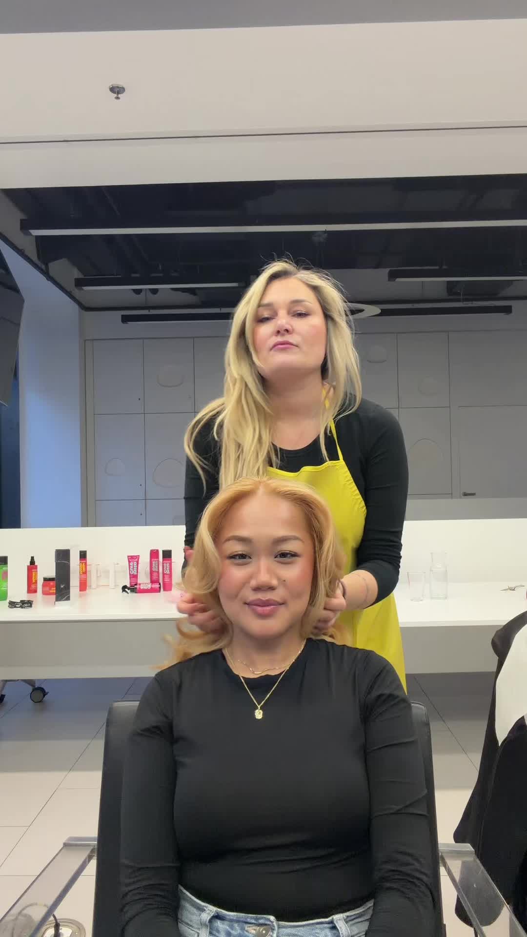 TikTok post by @kimlyyy_t for Matrix. Caption reads: opět to Monča zabila… @Matrix .