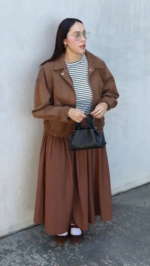 Instagram post by @anahysramos for Dolce Vita. Caption reads: [...] Sofya Sneakers in DK Brown Suede. @dolcevita....