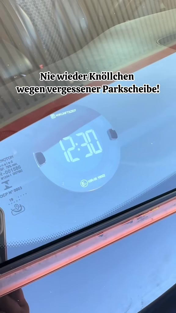 TikTok post by @daniela_drachenberg for OOONO. Caption reads: Parken, aussteigen, fertig. Die OOONO P-Disc macht....