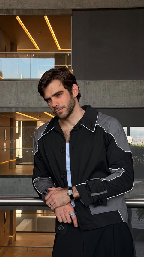 Instagram post by @andresbaida for Helados Holanda México. Caption reads: Una Magnum para cualquier mood 
@heladosholandamx....