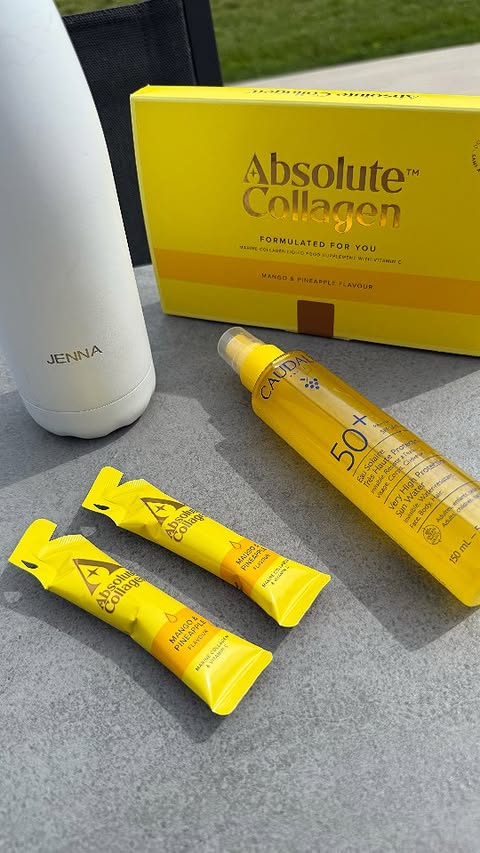 Instagram post by @jennahopenutrition for Absolute Collagen. Caption reads: [...] all year round. Every serving of....