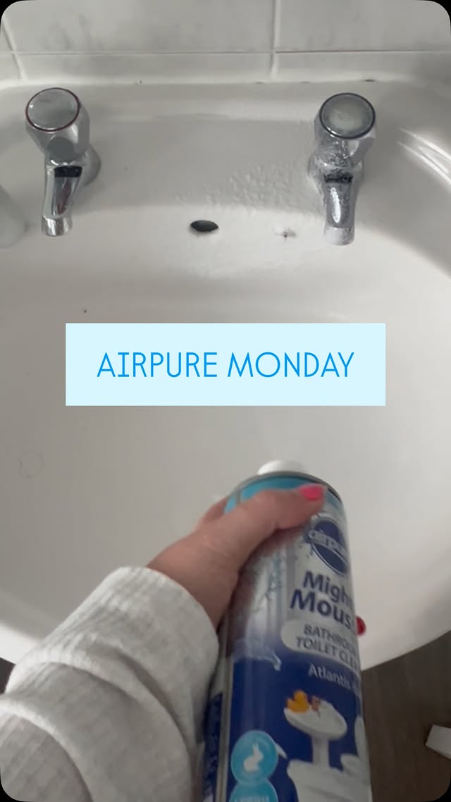 Instagram post by @mylifeatnumber46 for AirPure. Caption reads: 💙MONDAY💙 Happy #airpuremonday lovelies 😍 Todays....