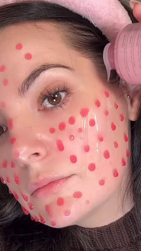 Instagram post by @leanne_page_ for Peter Thomas Roth. Caption reads: Pink skincare routine 💕🌸 what routine should I....