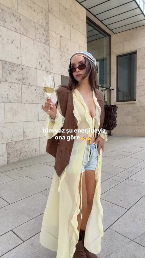 Instagram post by an influencer for Mai Collection. Caption reads: zaten 💅💅 #style #inspo •reklam.