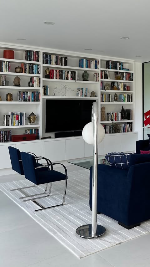 Instagram post by @jennalitner for Old Navy. Caption reads: [...] to share I’ve been underestimating @oldnavy.....