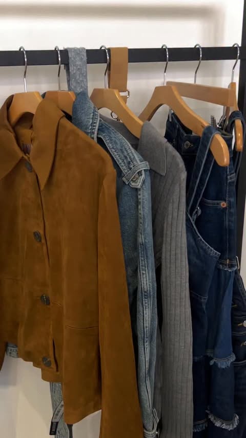 Instagram post by @giannacaldera for Cash App. Caption reads: NYC girls, this @cashapp Card is the cheat code....