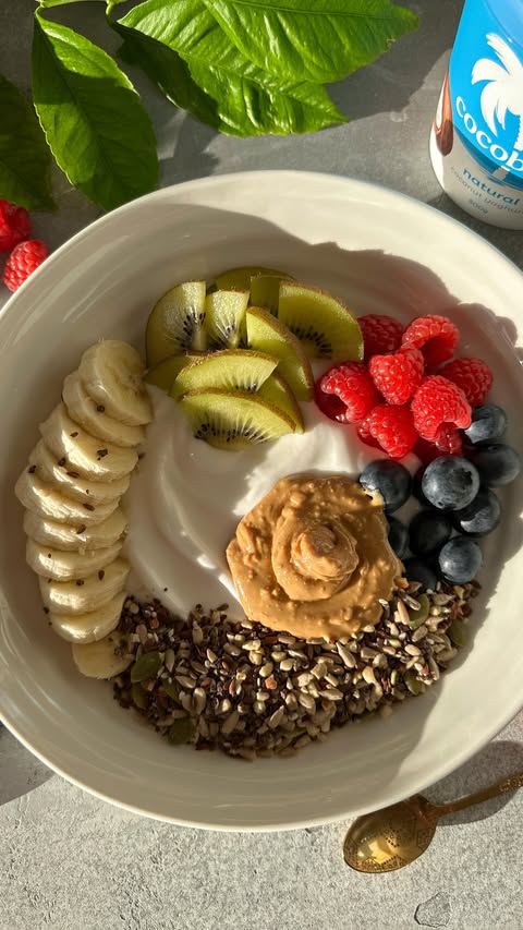 Instagram post by @littlekalegirl for Cocobella. Caption reads: Meet the @cocobella brekkie bowl 🥥 A delicious....