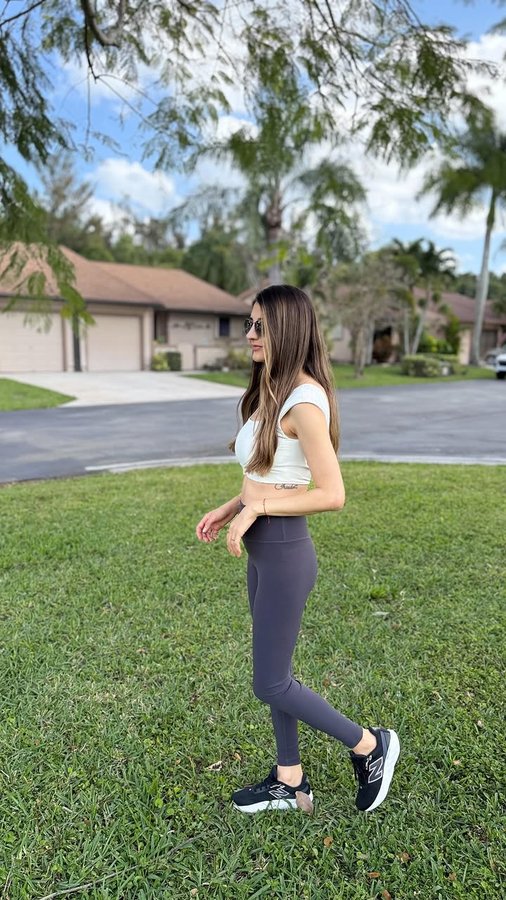 Instagram post by @theaydasdiary for YUNOGA SPORTS. Caption reads: Elevate your fitness game with @yunoga_athletic’s....