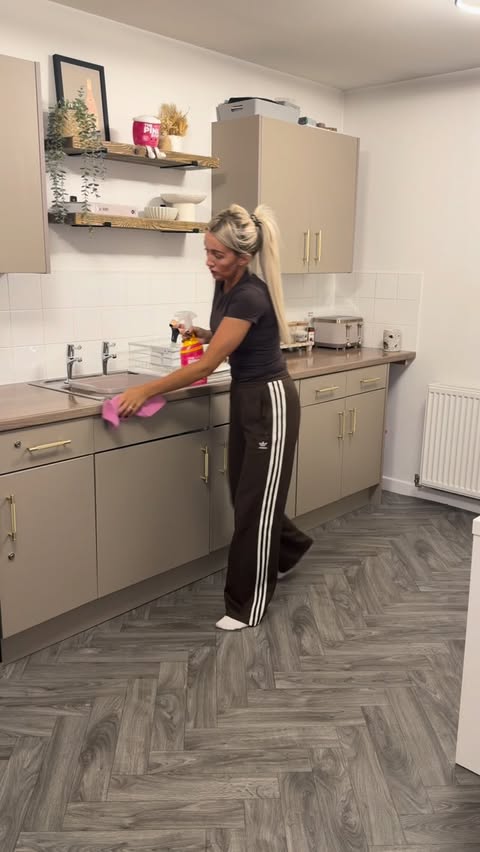 Instagram post by @cleanwith_kayleigh for Russell Hobbs. Caption reads: putting my kitchen to bed 🧼😴🧹🫧✨ #mumlife....