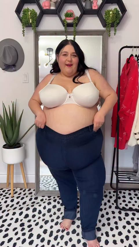 Instagram post by @curvy_chronicles for Ulla Popken. Caption reads: [...] to be right 🩷Valentine vibes with....