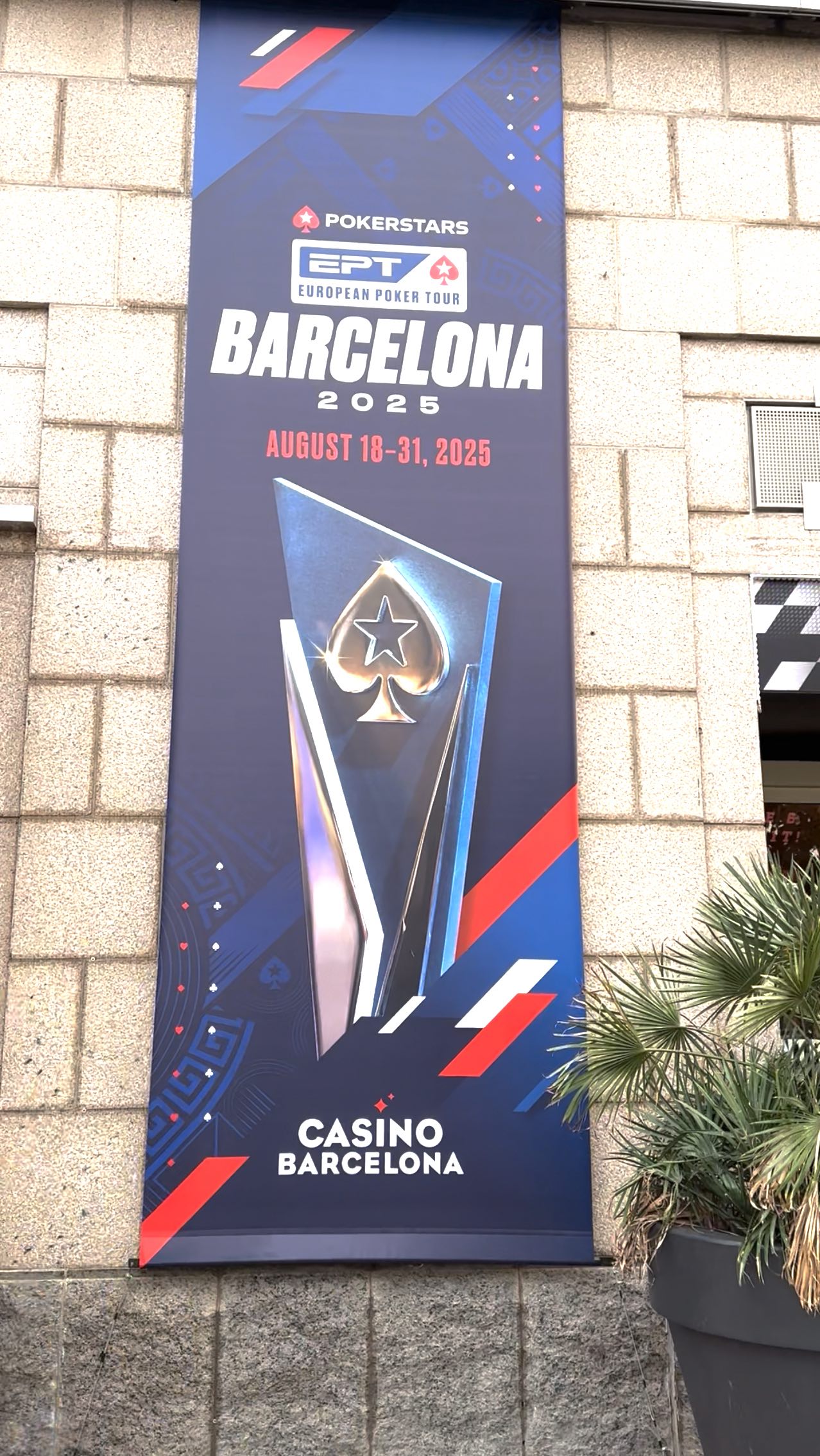 Instagram post by @antonio_asaro for PokerStars. Caption reads: 🔥 FESTIVAL EPT BARCELLONA 🏋️‍♂️ by @pokerstars....