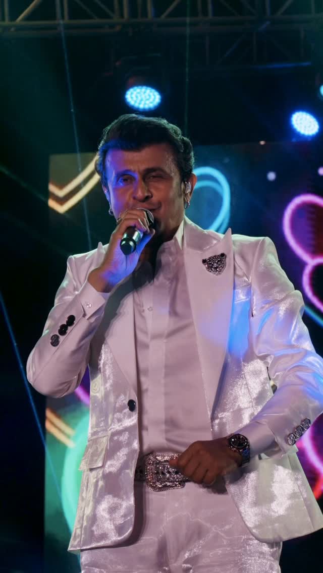 Instagram post by @sonunigamofficial for BookMyShow. Caption reads: Phir Milenge Chalte Chalte…and we really....