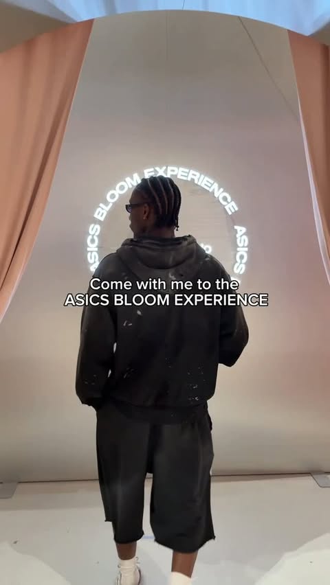 Instagram post by @deavy.rosse for ASICS SportStyle. Caption reads: Yooo this Asics Bloom experience was different!....