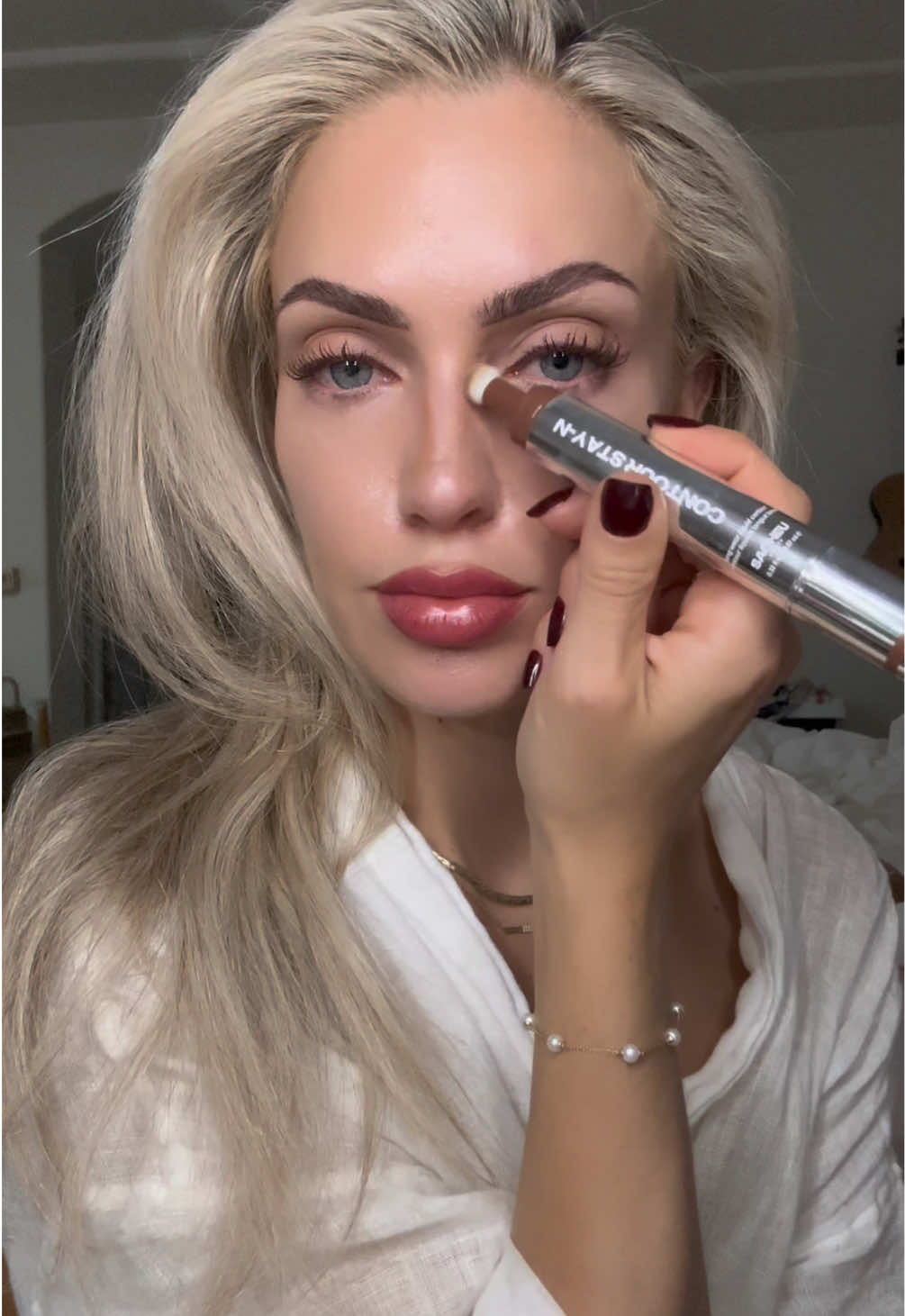 TikTok post by @tedddyyyxo for Sacheu. Caption reads: Contour stayn shade 04 @SACHEU Beauty US 💕....
