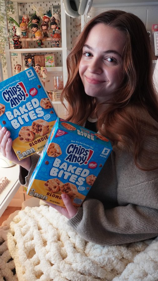 Instagram post by @cozyquartzz for Chips Ahoy!. Caption reads: #ChipsAhoyPartner the perfect snack for all....