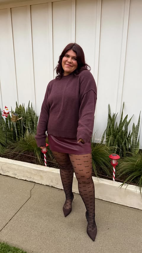 Instagram post by @thebaileyp for Anthropologie. Caption reads: 👉🏼 comment ‘TIGHTS’ and I’ll send you the links....