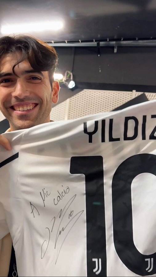 Instagram post by @nic.cariglia_ for Jeep. Caption reads: 🏟️ Thanks to Jeep I show you the entire....