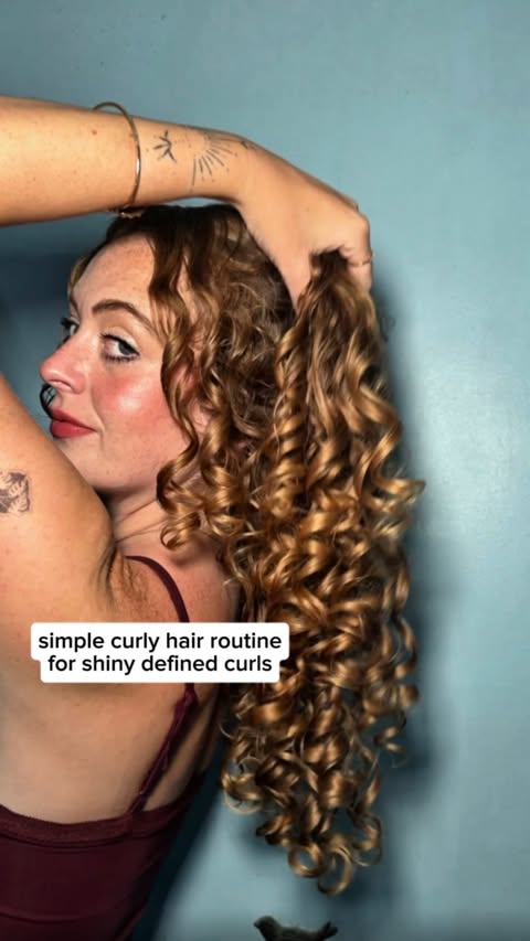 Instagram post by @mollysringlets for CURLSMITH. Caption reads: [...] this one might be it 🤩 the products:....