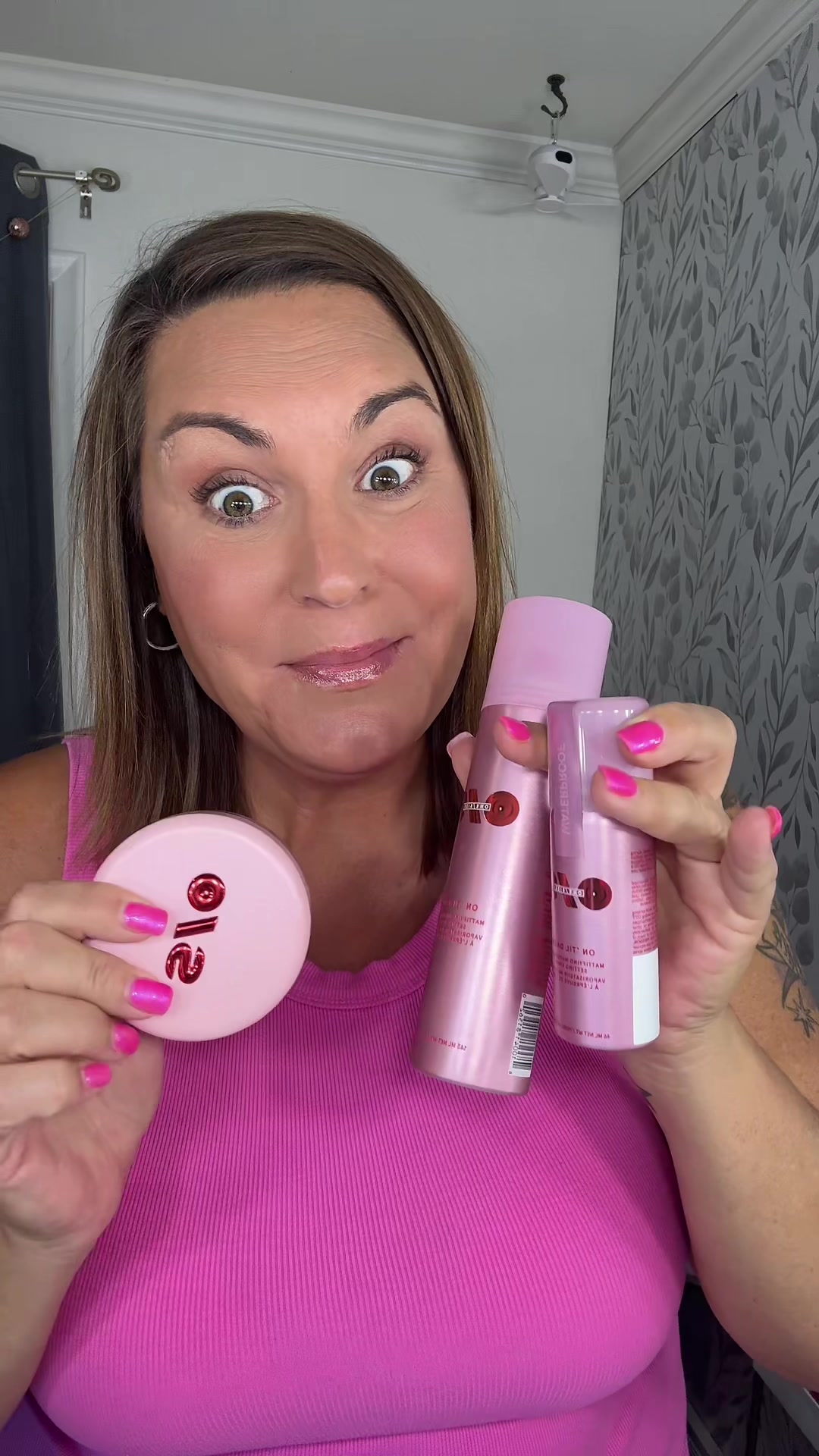 TikTok post by @beckyttsdeals for ONE SIZE BEAUTY. Caption reads: [...] #settingpowder @ONE SIZE BEAUTY.