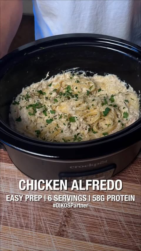 Instagram post by @allenxspeigner for Oikos. Caption reads: #OIKOSPartner Creamy Chicken Alfredo Servings: 6....