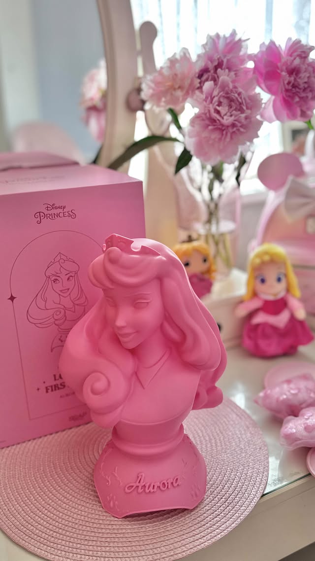 Instagram post by @emmasallyh for Zavvi. Caption reads: [...] my Disney Princess Vinyl Busts from @zavviuk....