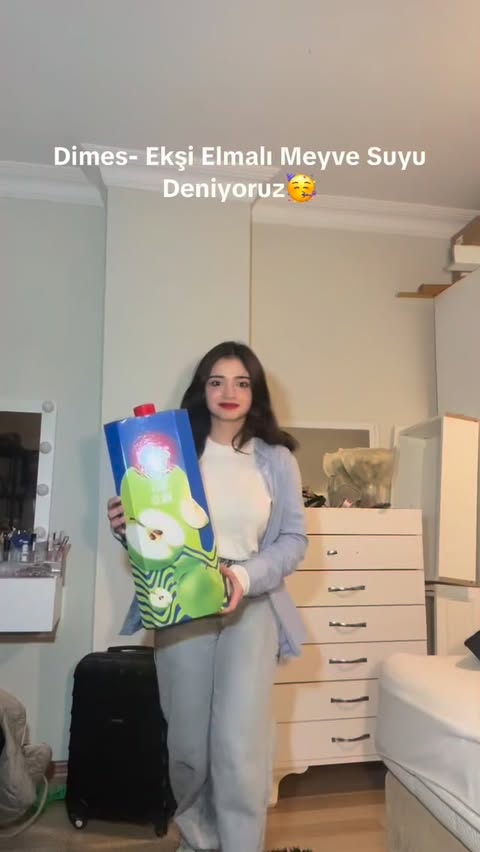 Instagram post by @yasemineyit for DİMES Club. Caption reads: [...] #reklam #dimes #kesfet @dimes.tr @dimesclub.