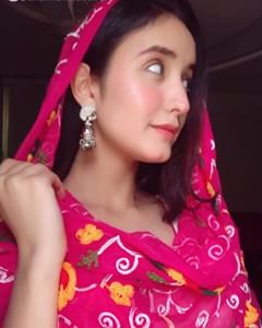 Instagram post by @akanksha.chouudhary for TikTok Trends. Caption reads: That twist though😂💕.. . . . #tiktok #muscially....