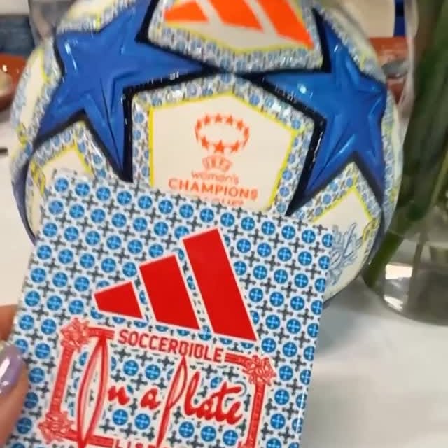 Instagram post by @amanda.moura.pietrzak for R-GOL. Caption reads: There’s something different about the way women....